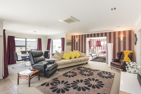 Photo of property in 29 Chestnut Close, Kelvin Grove, Palmerston North, 4414