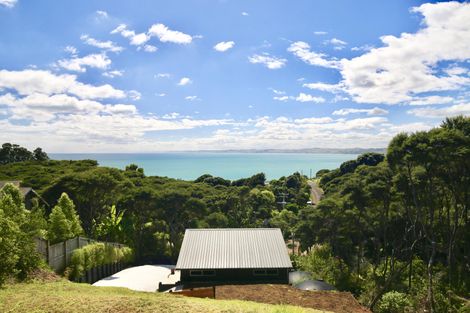 Photo of property in 33 Whaanga Road, Raglan, 3297