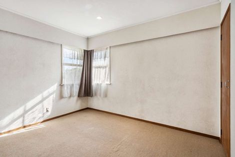Photo of property in 35 Hobart Crescent, Wattle Downs, Auckland, 2103