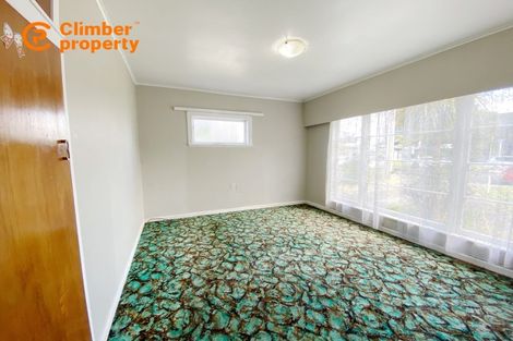 Photo of property in 8 Hugh Brown Drive, New Lynn, Auckland, 0600