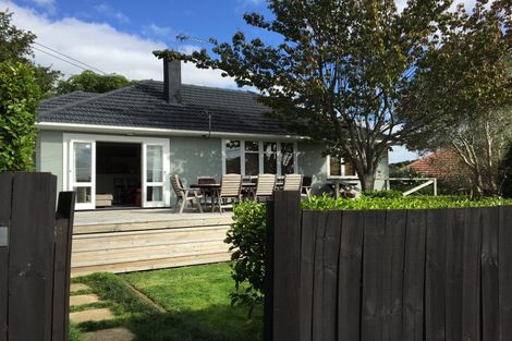 Photo of property in 5 Taratoa Street, Point England, Auckland, 1072