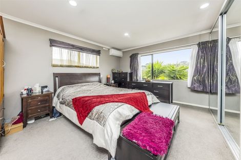 Photo of property in 1 Seresin Crescent, Flat Bush, Auckland, 2016