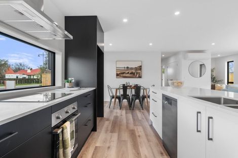 Photo of property in 1 Kakariki Crescent, Carterton, 5713