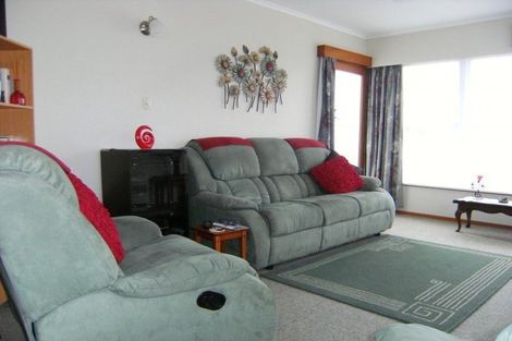 Photo of property in 55 Queenwood Road, Levin, 5510