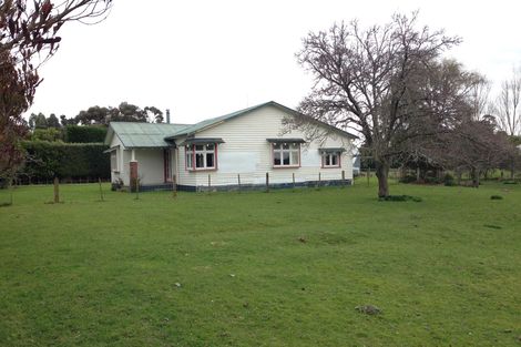 Photo of property in 435 Fitzherbert East Road, Aokautere, Palmerston North, 4471