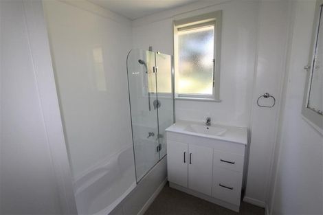 Photo of property in 46 Hereford Street, Cannons Creek, Porirua, 5024