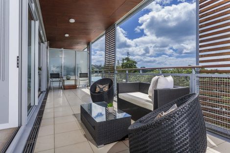 Photo of property in Ocean Breeze Apts, 23107/87 Clyde Road, Browns Bay, Auckland, 0630