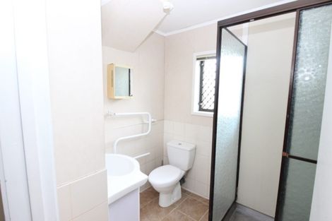 Photo of property in 10 Glen Vista Place, Bayview, Auckland, 0629