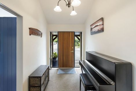 Photo of property in 7-9 Shotover Grove, Waikanae, 5036