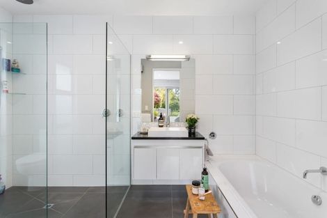 Photo of property in 19 Chepstow Avenue, Fendalton, Christchurch, 8052