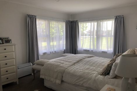 Photo of property in 2/159 Carlisle Road, Northcross, Auckland, 0632