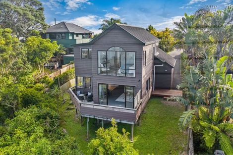 Photo of property in 2/60 Rangatira Road, Beach Haven, Auckland, 0626