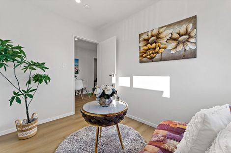Photo of property in 20 Mara Way, Sunnyvale, Auckland, 0612