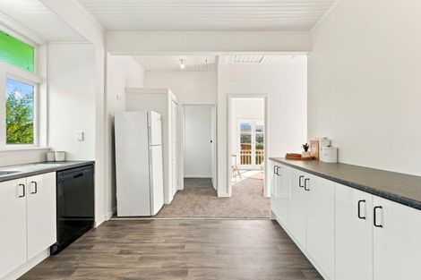 Photo of property in 1 Karewa Street, Castlecliff, Whanganui, 4501