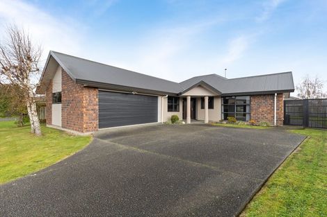 Photo of property in 8 Geneva Terrace, Kelvin Grove, Palmerston North, 4414