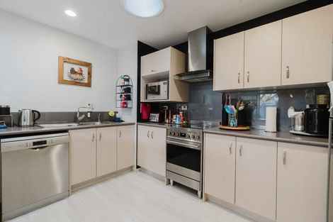 Photo of property in 28 Ranui Street, Dinsdale, Hamilton, 3204