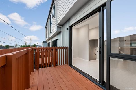 Photo of property in 9/17 Parker Avenue, New Lynn, Auckland, 0600