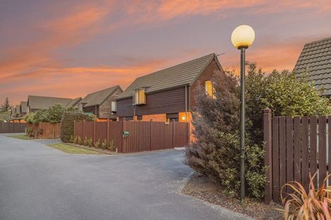 Photo of property in 12/415 Mairehau Road, Parklands, Christchurch, 8083