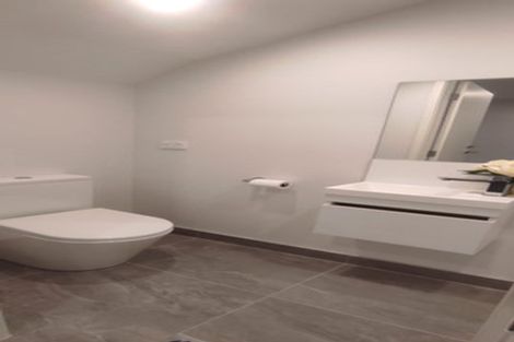 Photo of property in 3/47 Awaroa Road, Sunnyvale, Auckland, 0612