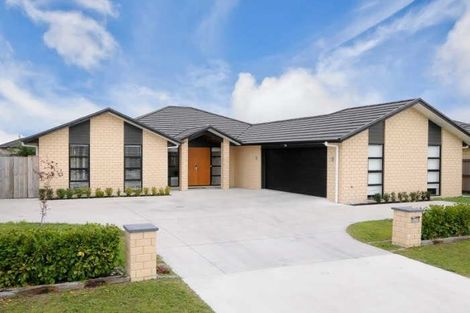 Photo of property in 8 Sirius Crescent, Rototuna North, Hamilton, 3210