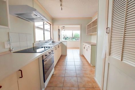Photo of property in 28 Fuchsia Avenue, Pukete, Hamilton, 3200