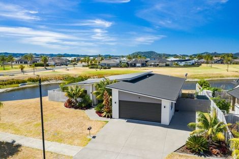 Photo of property in 7 O'farrell Drive, One Tree Point, 0118