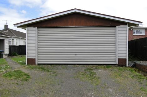 Photo of property in 9 Waiohua Road, Greenlane, Auckland, 1061