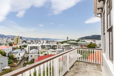 Photo of property in 18 Bidwill Street, Mount Cook, Wellington, 6021