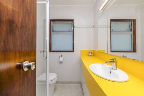 Photo of property in 5 Mataroa Avenue, Northland, Wellington, 6012