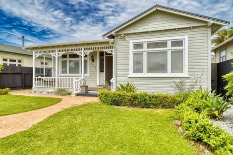Photo of property in 182 Vigor Brown Street, Napier South, Napier, 4110