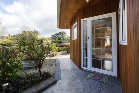 Photo of property in 8a Spencer Place, Merrilands, New Plymouth, 4312