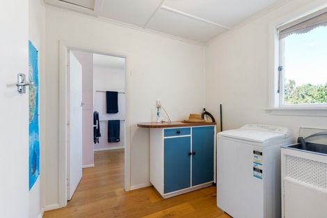 Photo of property in 10 Moreton Road, Carterton, 5713