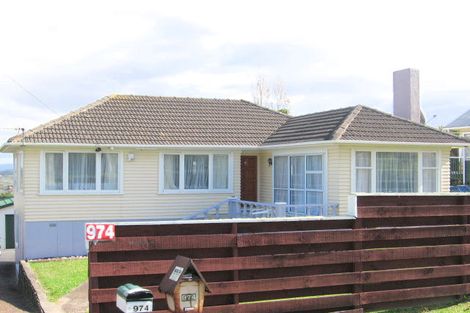 Photo of property in 2/974 East Coast Road, Northcross, Auckland, 0632