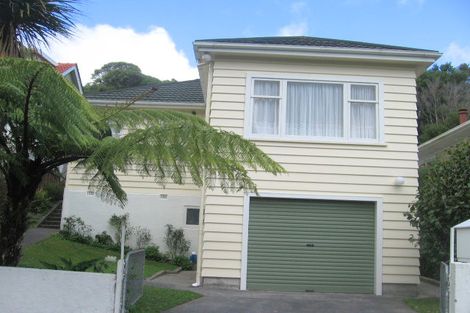 Photo of property in 11 Collier Avenue, Karori, Wellington, 6012