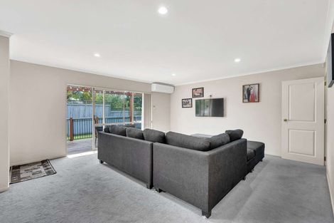 Photo of property in 63 Stratford Road, Manurewa, Auckland, 2105