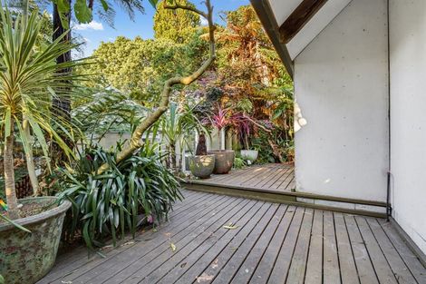 Photo of property in 17 Aquarius Drive, Kawaha Point, Rotorua, 3010