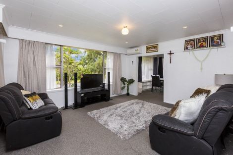 Photo of property in 9 Montana Road, Totara Park, Upper Hutt, 5018