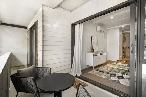 Photo of property in 301/9 East Street, Papakura, 2110