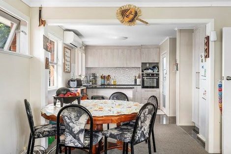 Photo of property in 19 Surrey Street, Manurewa, Auckland, 2102