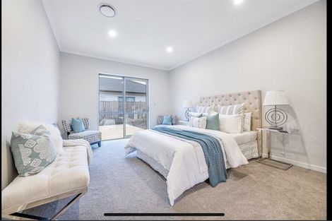 Photo of property in 15 Walter Ruddock Avenue, Kumeu, 0810