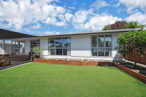 Photo of property in 98 Torkar Road, Clarks Beach, 2122