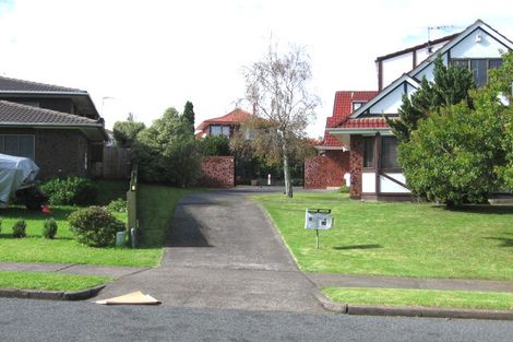 Photo of property in 1/16 Cornelian Crescent, Half Moon Bay, Auckland, 2012