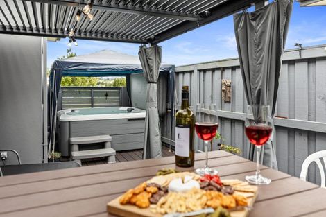 Photo of property in 21 Lakeview Quay, Pyes Pa, Tauranga, 3112