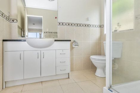 Photo of property in 22 Toledo Avenue, Henderson, Auckland, 0612