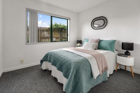Photo of property in 2/14 Travers Place, Northpark, Auckland, 2013