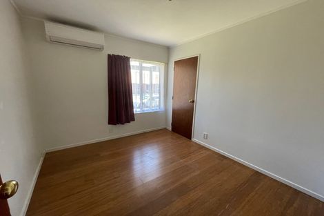 Photo of property in 12 Bosnyak Drive, Te Atatu South, Auckland, 0610