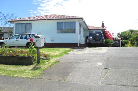 Photo of property in 19 Staverton Crescent, Mangere, Auckland, 2022