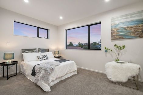 Photo of property in 7/16 Binsted Road, New Lynn, Auckland, 0600