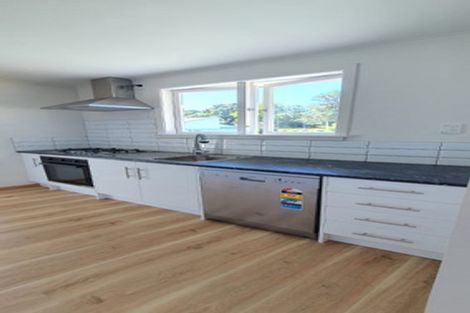 Photo of property in 82 Dundale Avenue, Blockhouse Bay, Auckland, 0600