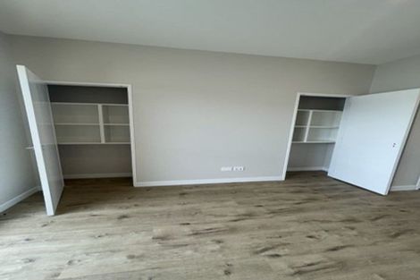 Photo of property in 2/58 Te Atatu Road, Te Atatu South, Auckland, 0610